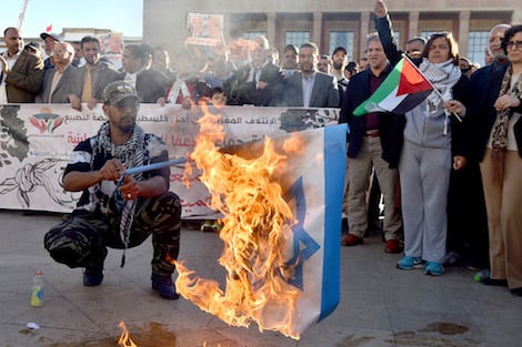 فلسطين تحشد نشطاء أمام البرلمان وسط مطالب بوقف التطبيع