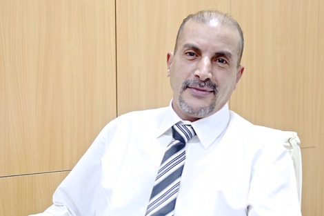 عبد اللطيف آيت بوفرون .. أيقونة للصناعة التقليدية المغربية بمسقط
