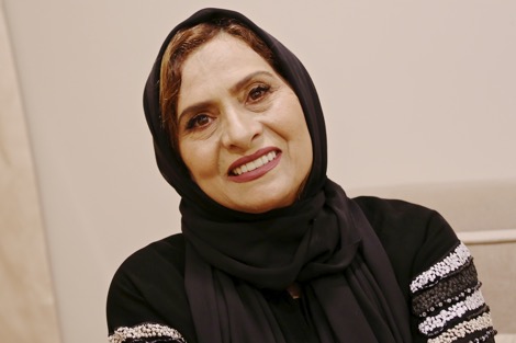 كنزة الزبير .. سفيرة الأزياء التقليدية المغربية في سلطنة عُمان