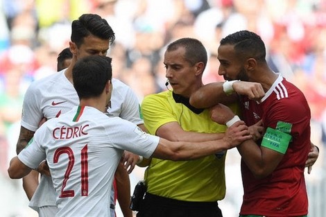 مرارة الإقصاء تستمر .. بنعطية يتهم الحكام بالانحياز للبرتغال وإسبانيا