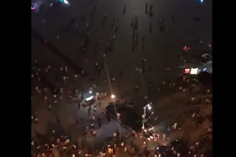 سيارة تدهس حشداً في الصين وتوقع قتلى وجرحى