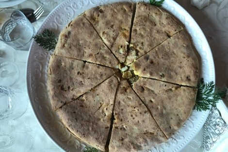 المدفونة الفيلالية .. "بيتزا" مغربية تميز موائد عائلات مدينة الريصاني