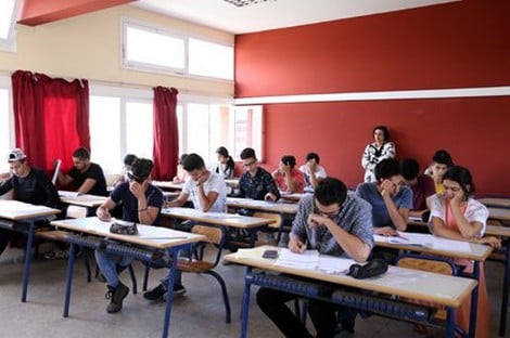 وزارة التربية الوطنية تنفي إقرار سنة دراسية بيضاء
