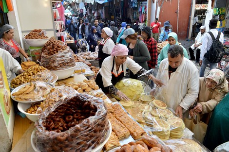 مبروكي يقتفي مظاهر تحوّل "طقوس رمضان" إلى احتفال ومهرجان
