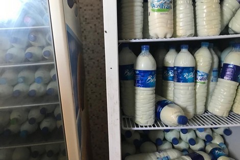"أونسا" يتلف كميات كبيرة لحليب فاسد في مراكش