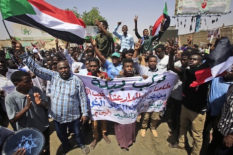 نشطاء الحراك في السودان يتعهدون ببقاء الاعتصام خلال رمضان‎