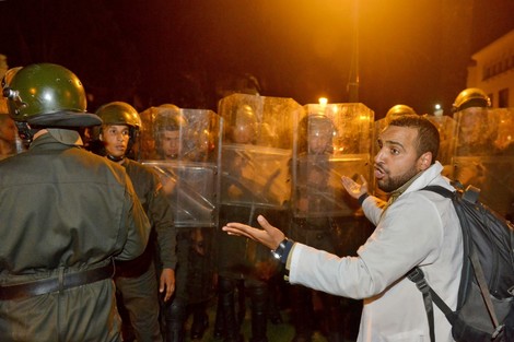 "تخوين الحكومة" .. من مهدئ للحراكات إلى مؤجج لنار الاحتجاجات‬