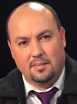 هل تحتاج الحكومة لتقديم برنامج حكومي جديد؟