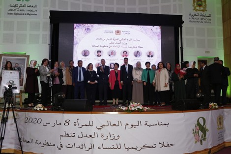 وزير العدل يشيد بدور المرأة في إصلاح العدالة