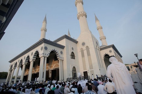 حكم صلاة الجمعة والجماعة في زمن "كورونا"