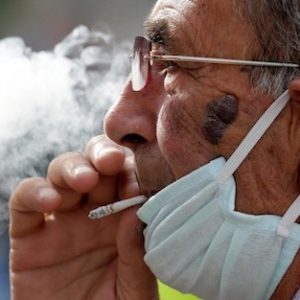 علماء يختبرون إمكانية مقاومة "كورونا" بالنيكوتين