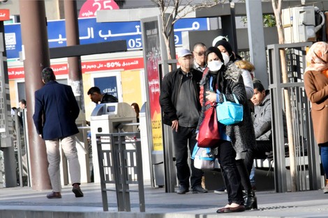 ازدحام "رحلات ترامواي" يثير مخاوف سكان البيضاء من "كورونا"