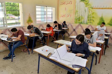 10 تلاميذ بالقاعة في "امتحانات الباك" بالمغرب