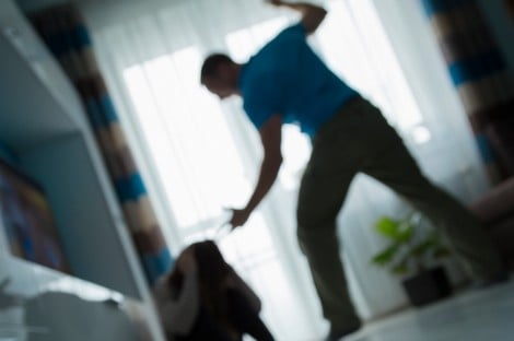 تقرير يرصد تحوّل حياة مغربيات إلى "جحيم" خلال الحجر الصحي