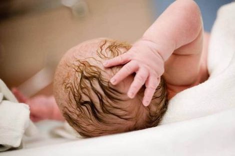 مصابة بـ"كورونا" تضع مولودا في مشفى الفنيدق
