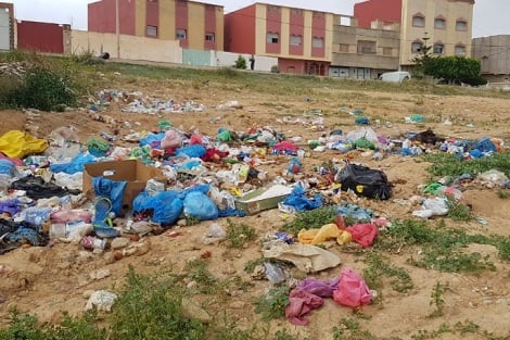 الأزبال تغضب سكان "آيت مايت" في الدريوش