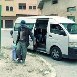جمعية توزّع مساعدات على ذوي إعاقات بسطات