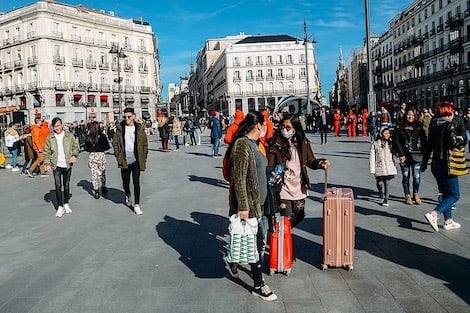 الأوروبيون يستهلون إجازة الصيف "ما بعد كورونا‎"