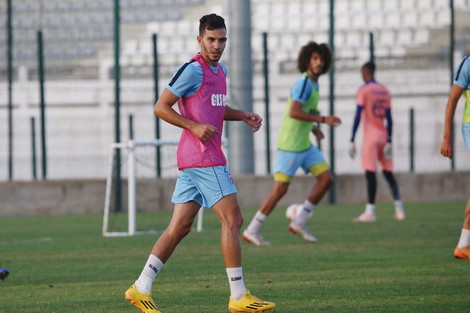 "اتحاد طنجة" يتحدى "كورونا" ويستمر في التداريب