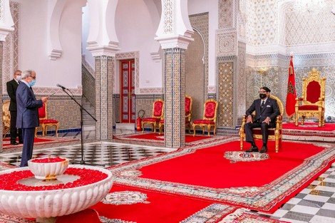 والي بنك المغرب يستعرض تقرير الوضعية الاقتصادية أمام الملك