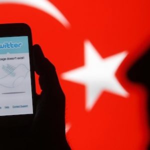 تركيا تحيط مواقع التواصل الاجتماعي بقبضة حديدية