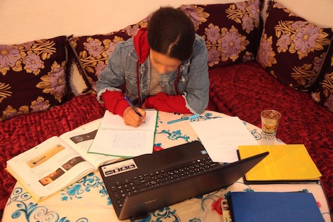 غياب وسائل تكنولوجية يؤخر متابعة تلاميذ للدروس