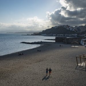 البحر يلفظ جثة شاب مغربي بشاطئ سبتة المحتلة