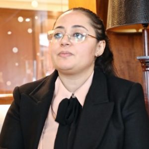 عائشة باشا .. متخصّصة في التواصل تواجه أمواج التطرف ببلجيكا