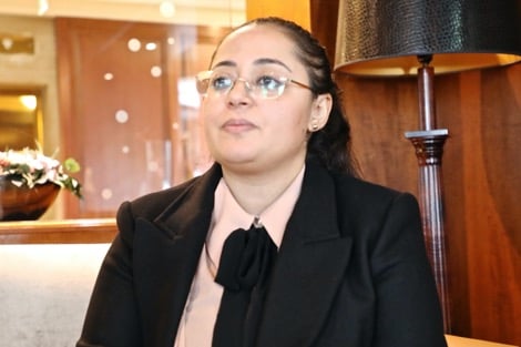 عائشة باشا .. متخصّصة في التواصل تواجه أمواج التطرف ببلجيكا
