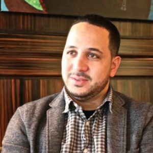 معاذ البودعاتي .. مغربي يواجه الجهل والميز في "فيلفورت" البلجيكية