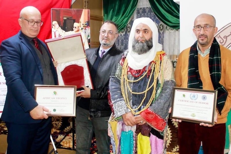 شيخ "الطريقة الكركرية" يتسلّم جائزة إفريقية