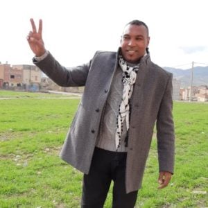 الناشط الحقوقي "بودا" يعانق الحرية في خنيفرة