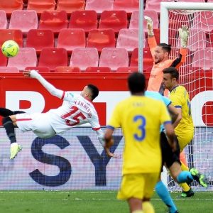 من فاس العتيقة إلى "لا خيرالدا".. "زئير" النصيري يصدح في بلاد الأندلس