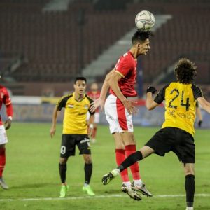 الأهلي المصري يشهر ورقة بانون في "قمة مصر"