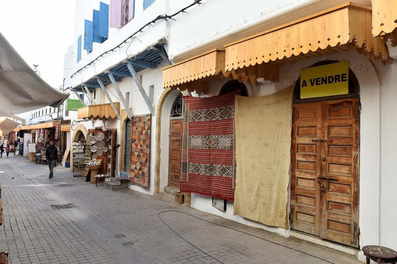 جائحة كورونا تقطع شريان الصناعة التقليدية في انتظار "انتعاش السياحة"