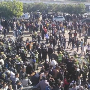 القوات العمومية تطوق مسيرة لـ"متعاقدي إنزكان"