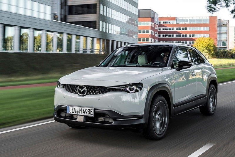 "مازدا" تطلق باقة التجهيزات Ad’Vantage لسيارتها MX-30