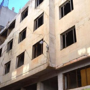 السلطة المحلية تهدم عمارة آيلة للسقوط بسطات