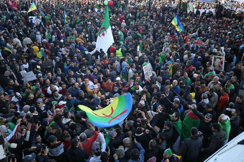 آلاف المتظاهرين ينادون بـ"جزائر جديدة" في الذكرى الثانية للحراك الشعبي