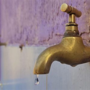 رصيف الصحافة: قطرة ماء تتطلب الانتظار والعناء في "مريجة جرسيف"