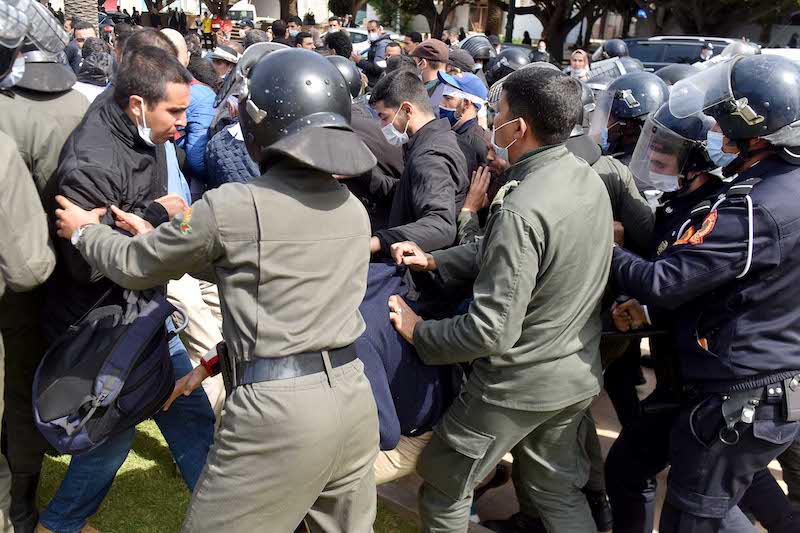 تدخل أمني يوقف مسيرة المتعاقدين في العاصمة