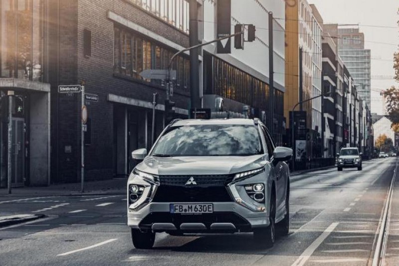 "ميتسوبيشي" تطلق نسخة هجين من Eclipse Cross