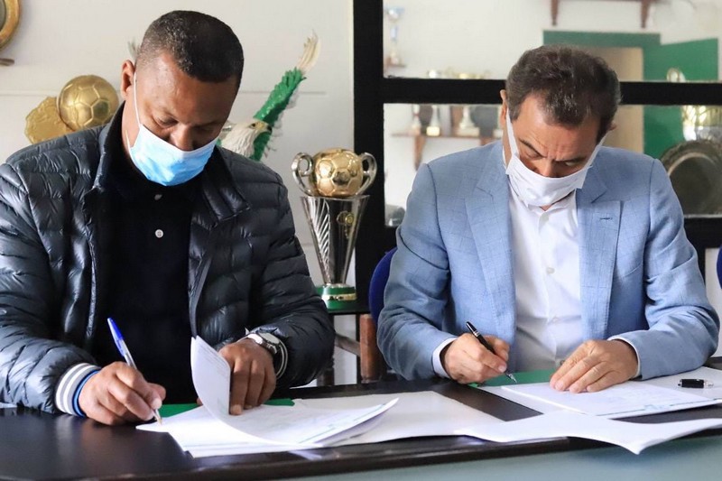 رسميا .. المدرب لسعد الشابي يتعاقد مع الرجاء