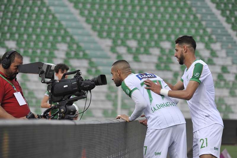 لاعبو وجدة يرفضون التداريب بسبب المستحقات