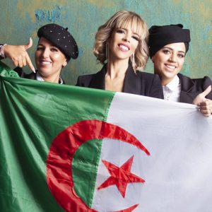 الموسيقى تخترق الحدود والقلوب ... فنانة جزائرية تصدر قصة حب من المغرب
