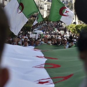 السلطات الجزائرية تسحب اعتماد قناة "العربية"