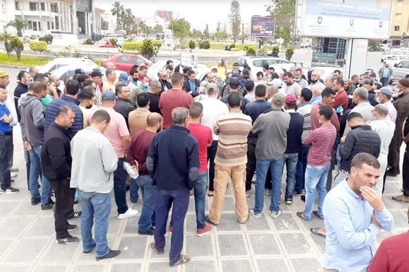 قرار إداري يغضب أرباب "طاكسيات" في الناظور