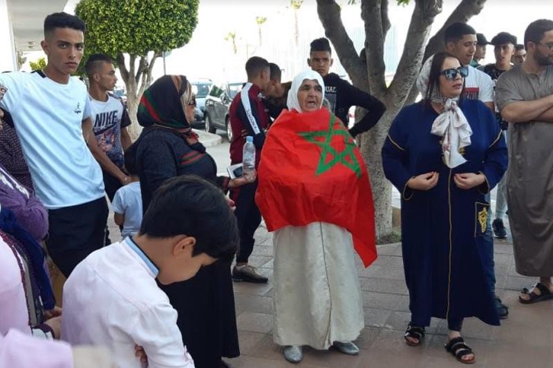 "فرّاشة" يحتجون ضد مصادرة السلع في الناظور