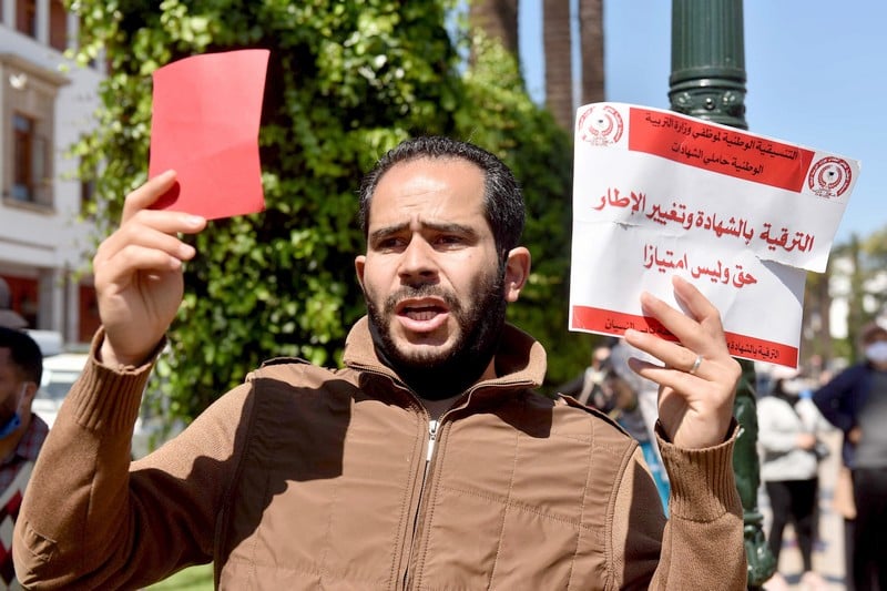 تسوية أوضاع الموظفين حاملي الشهادات تتفاوت بين القطاعات الحكومية