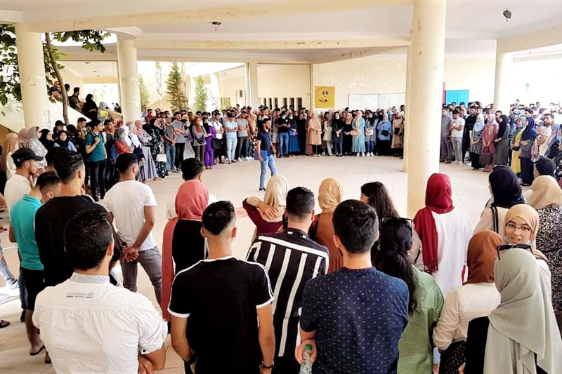 الطلبة يقاطعون الامتحانات في "كلية سلوان"